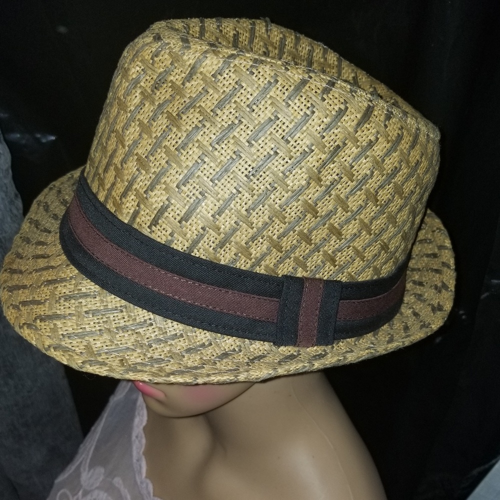 Hat$ - Picture 2 of 4